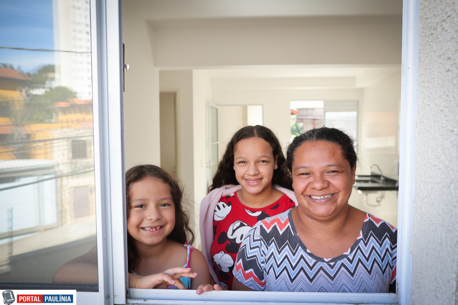 Conheça histórias de superação de famílias da Favela do Moinho que conquistaram moradia digna
