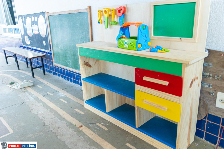 Educação Inclusiva em Foco: Escolas Municipais de Paulínia Recebem Carteiras Adaptadas e Brinquedos Educativos