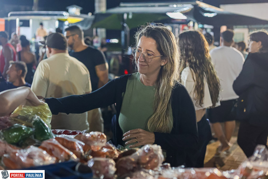 Feira Noturna terá edição especial com telão e música ao vivo para o jogo do Brasil na sexta-feira, dia 19